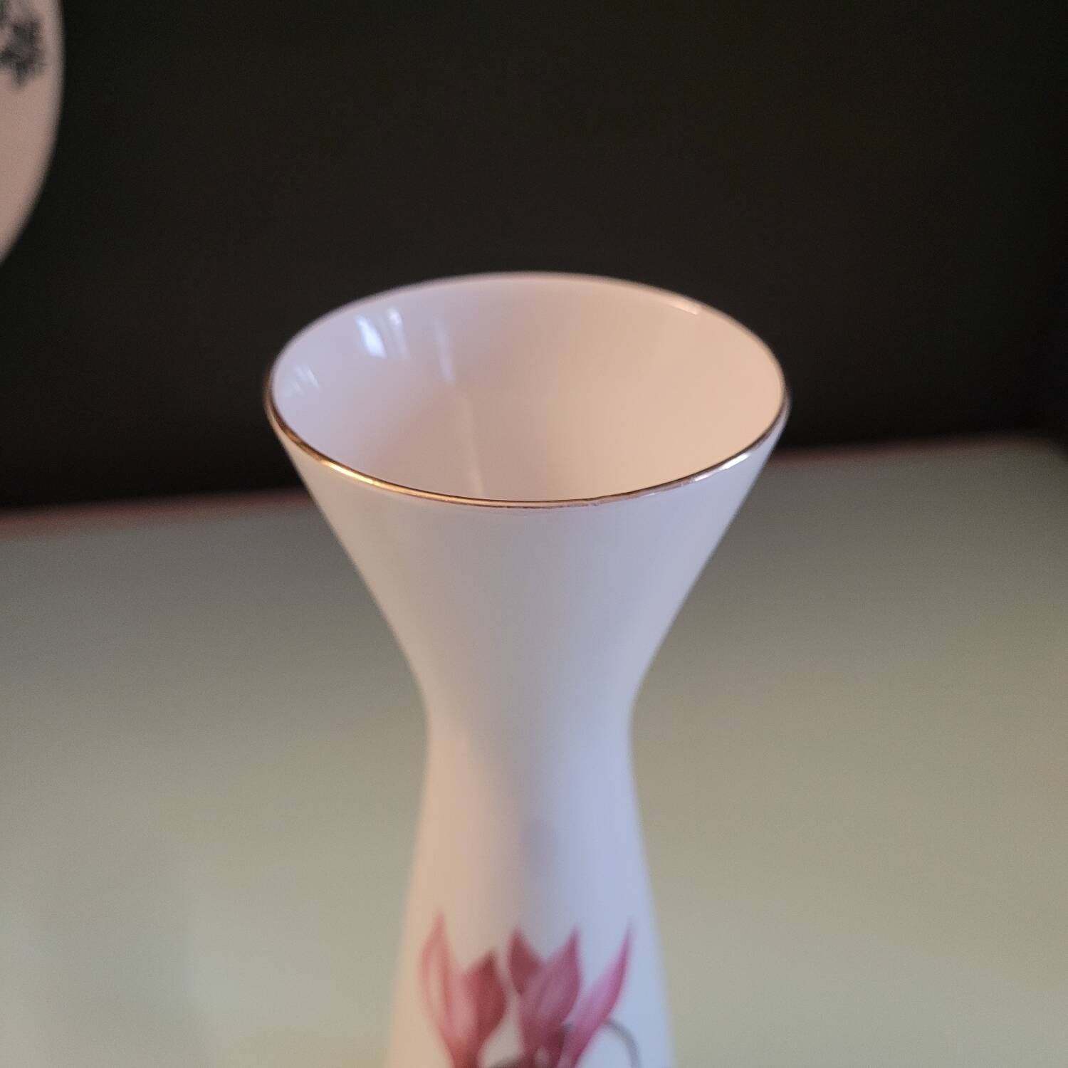 Vase en porcelaine Floss Bavaria, décor floral cyclamen – Allemagne, a