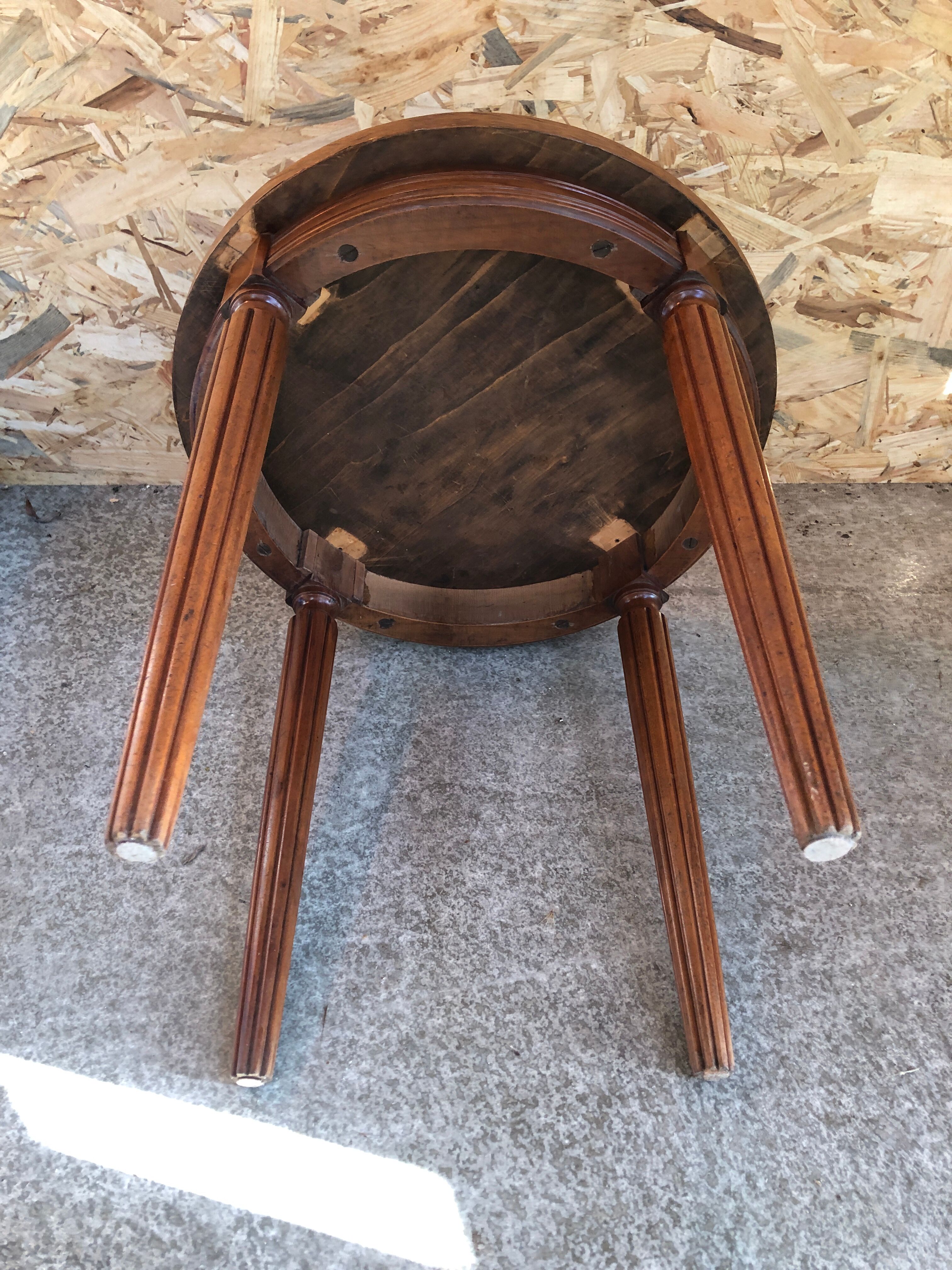 Old coffee table style louis XVI wood legs vintage columns