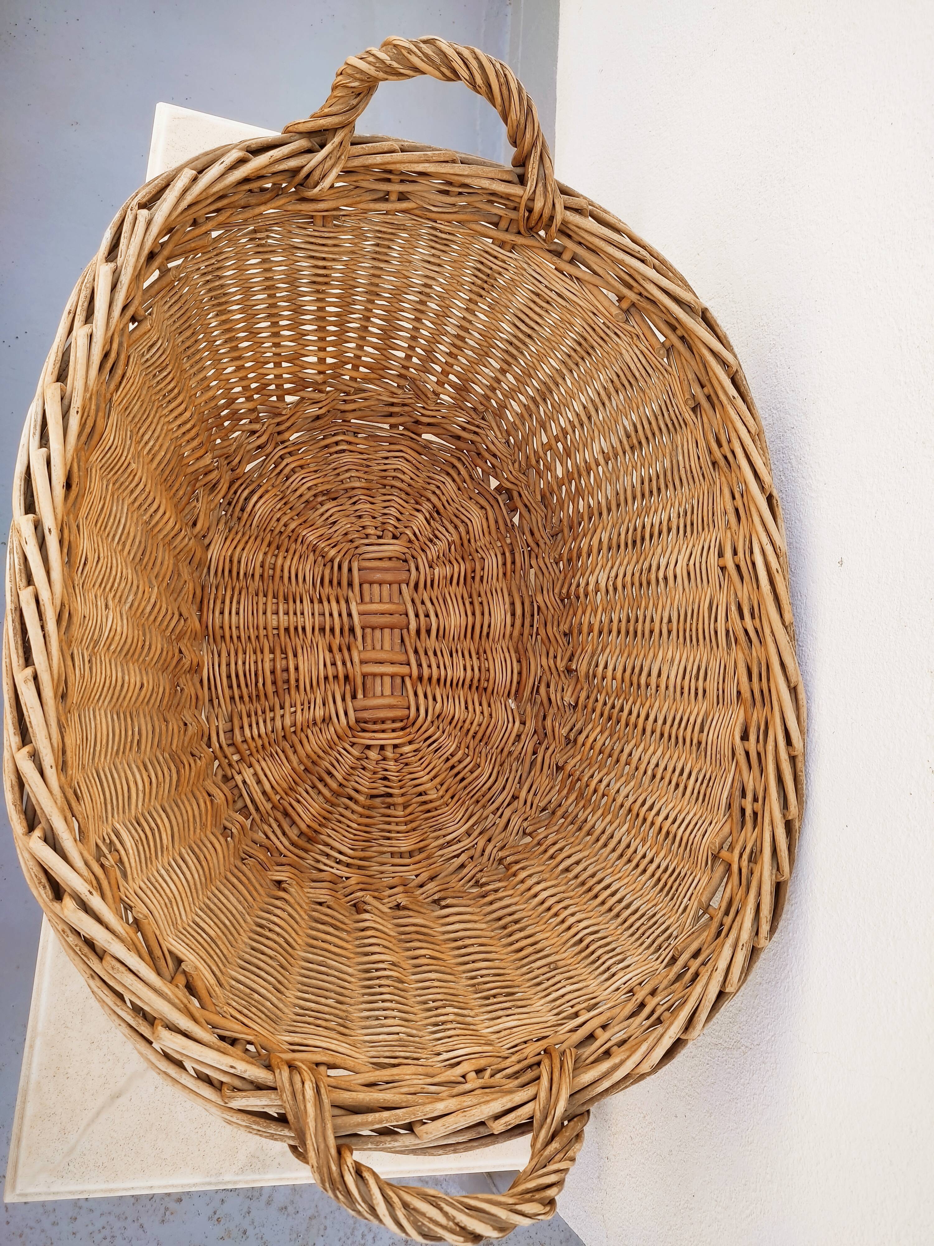 Basket, wicker laundry basket