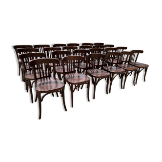 Lot de 17 chaises bistrot à barreaux