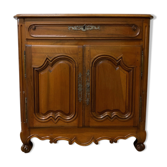 Bahut walnut Louis XV period of the late eighteenth century.