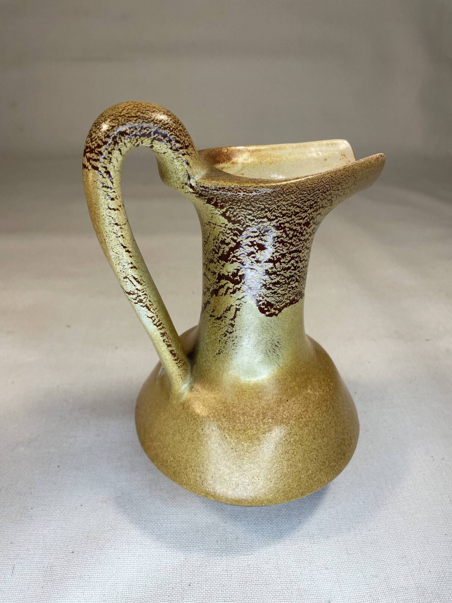 Pichet Roberto Rigon for Bertoncello from 1960 in ceramic.