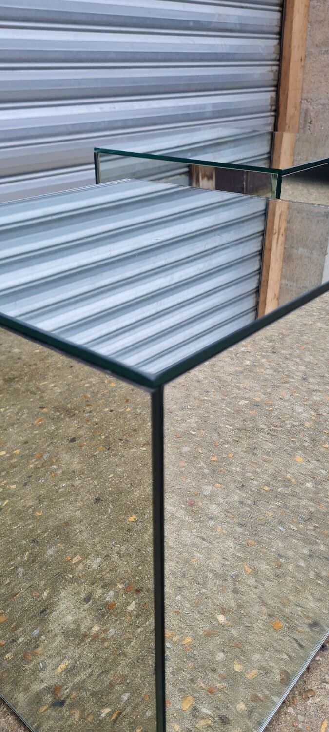 Sofa end cube mirror