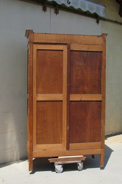 Armoire penderie des années 50 en orme