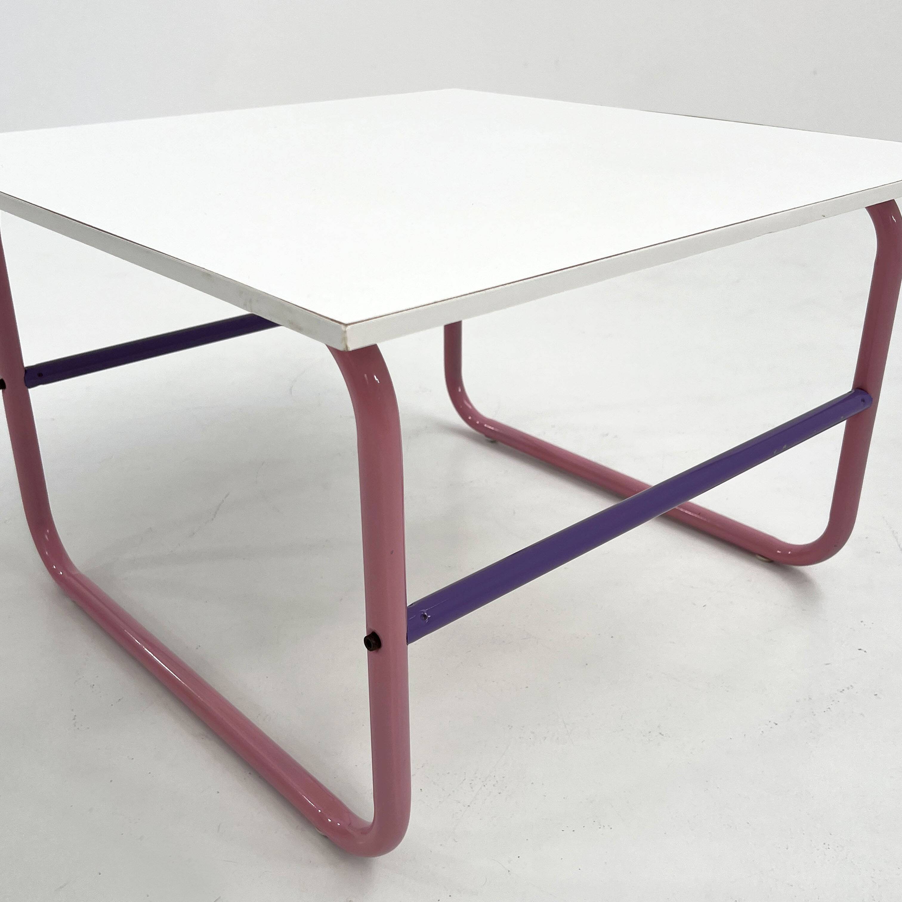 Tubular coffee table in pink and purple, 1980.