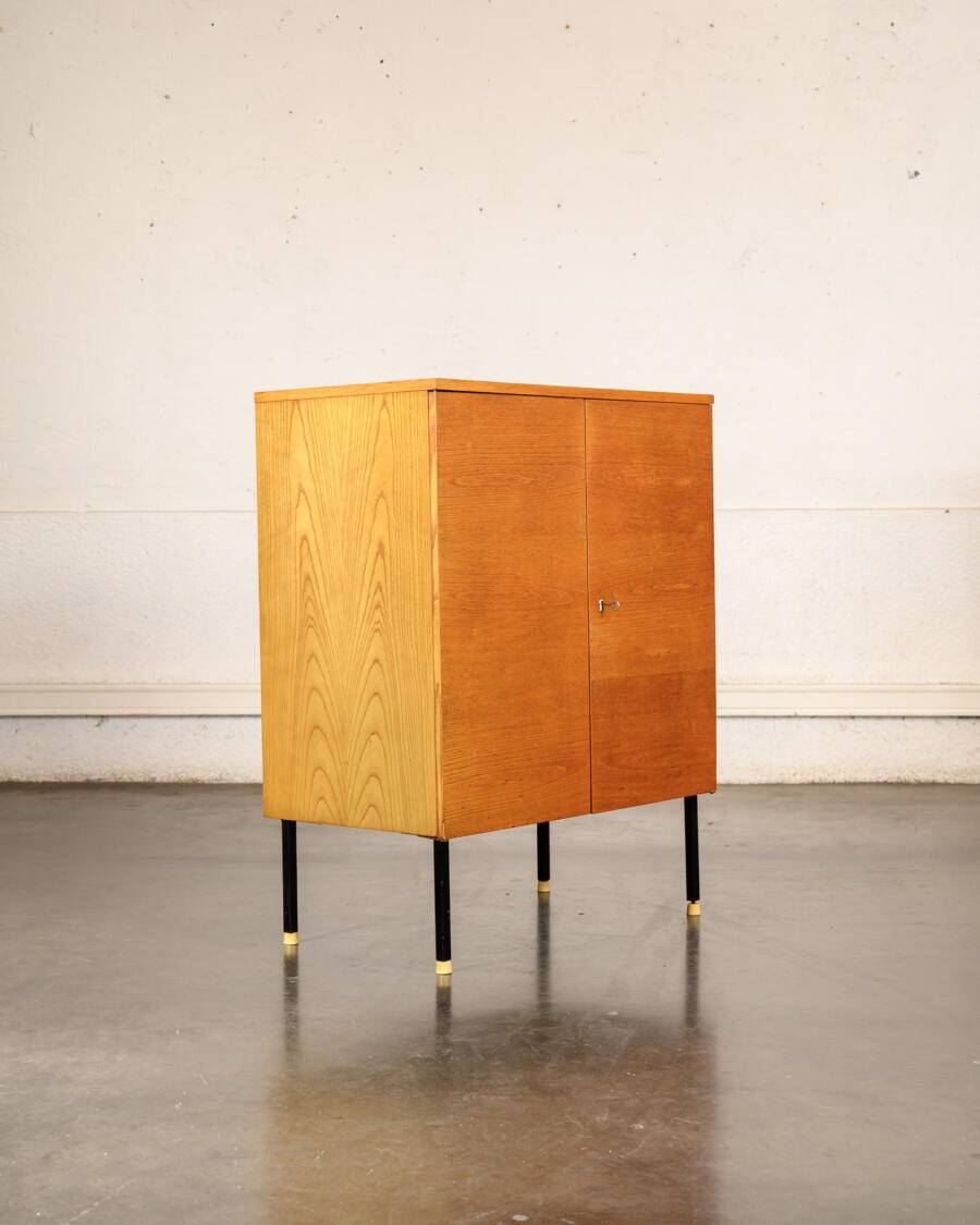 Modernist buffet