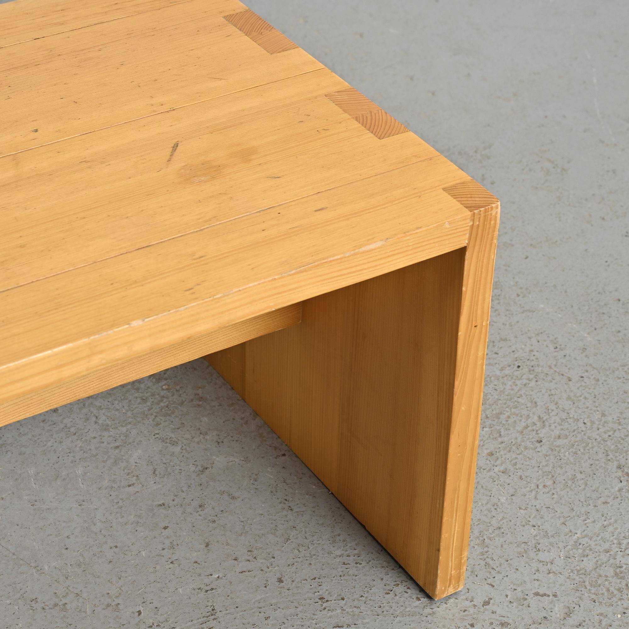 Occasional table in solid pine, Les Arcs, France, around 1970.