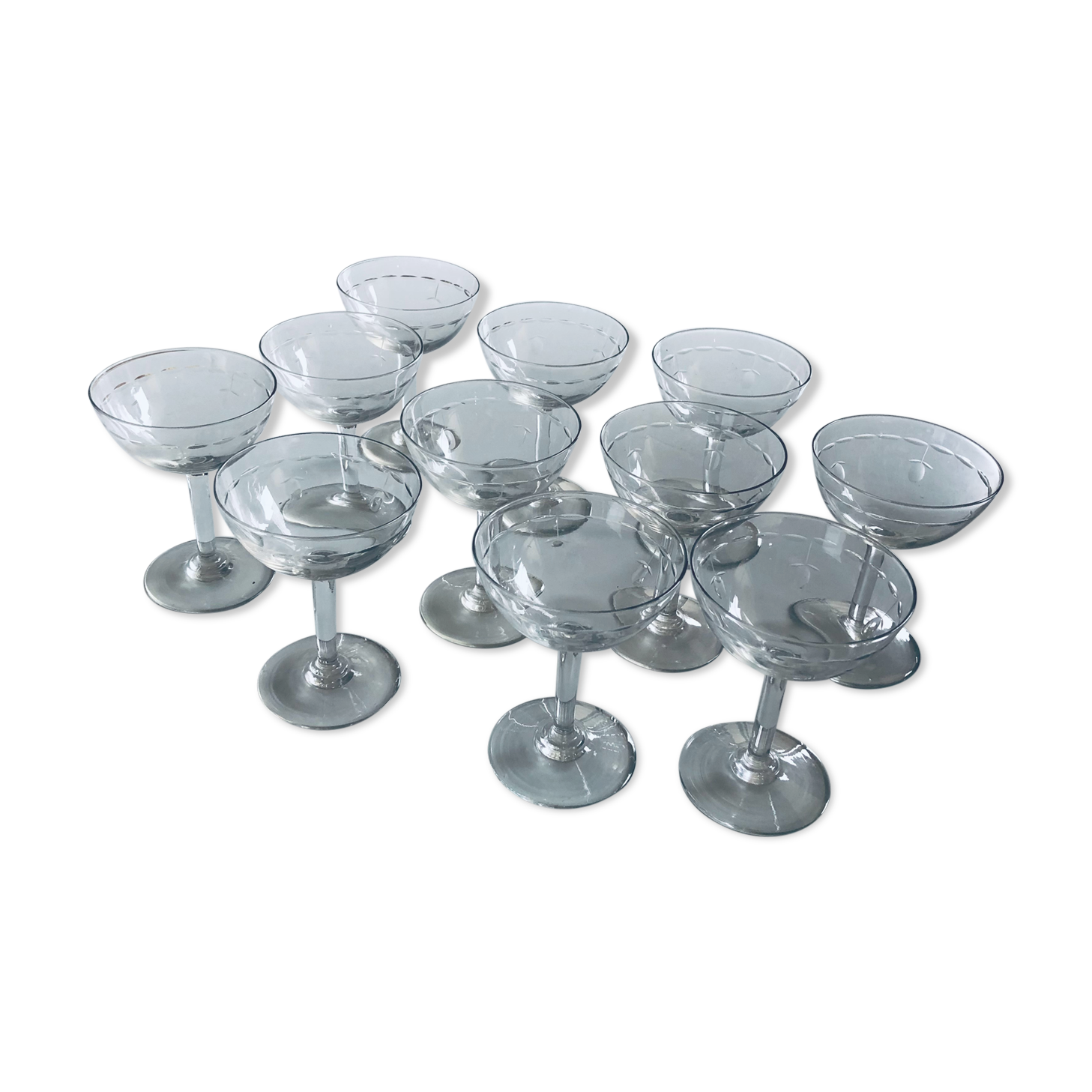 Set of 11 champagne glasses