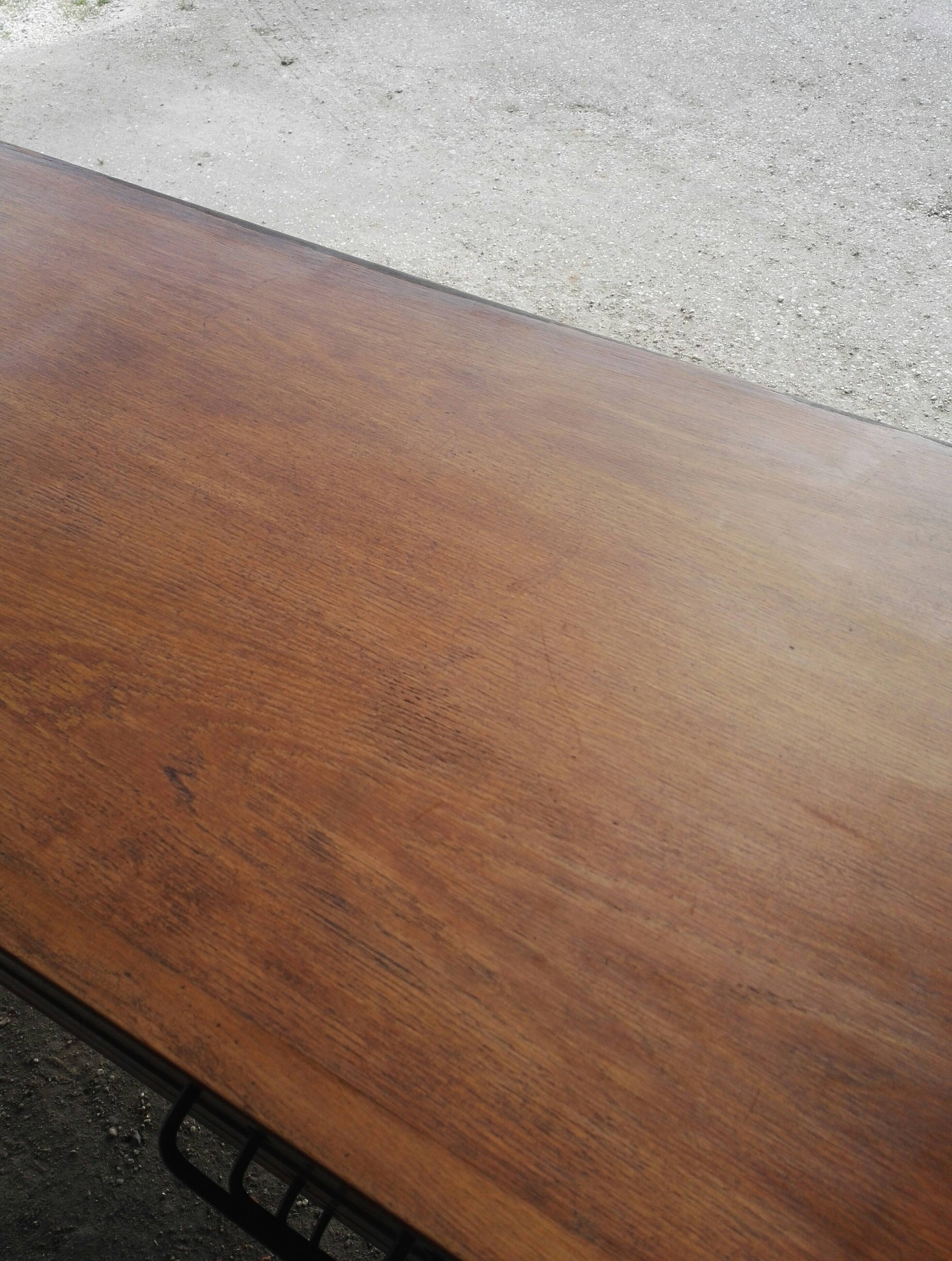 Commode moderniste
