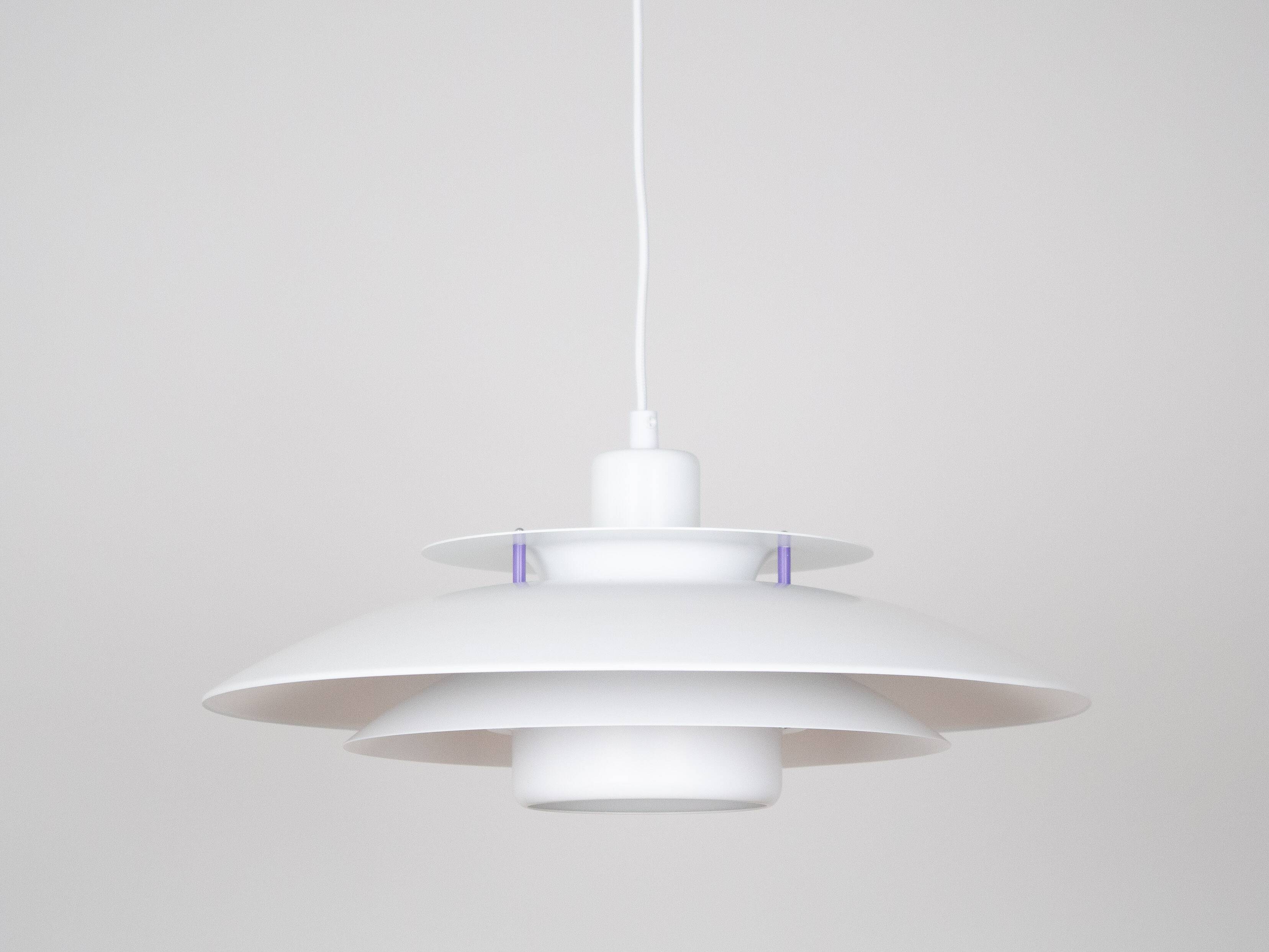 Paire de lampes suspendues vintage danoises des années 1980.