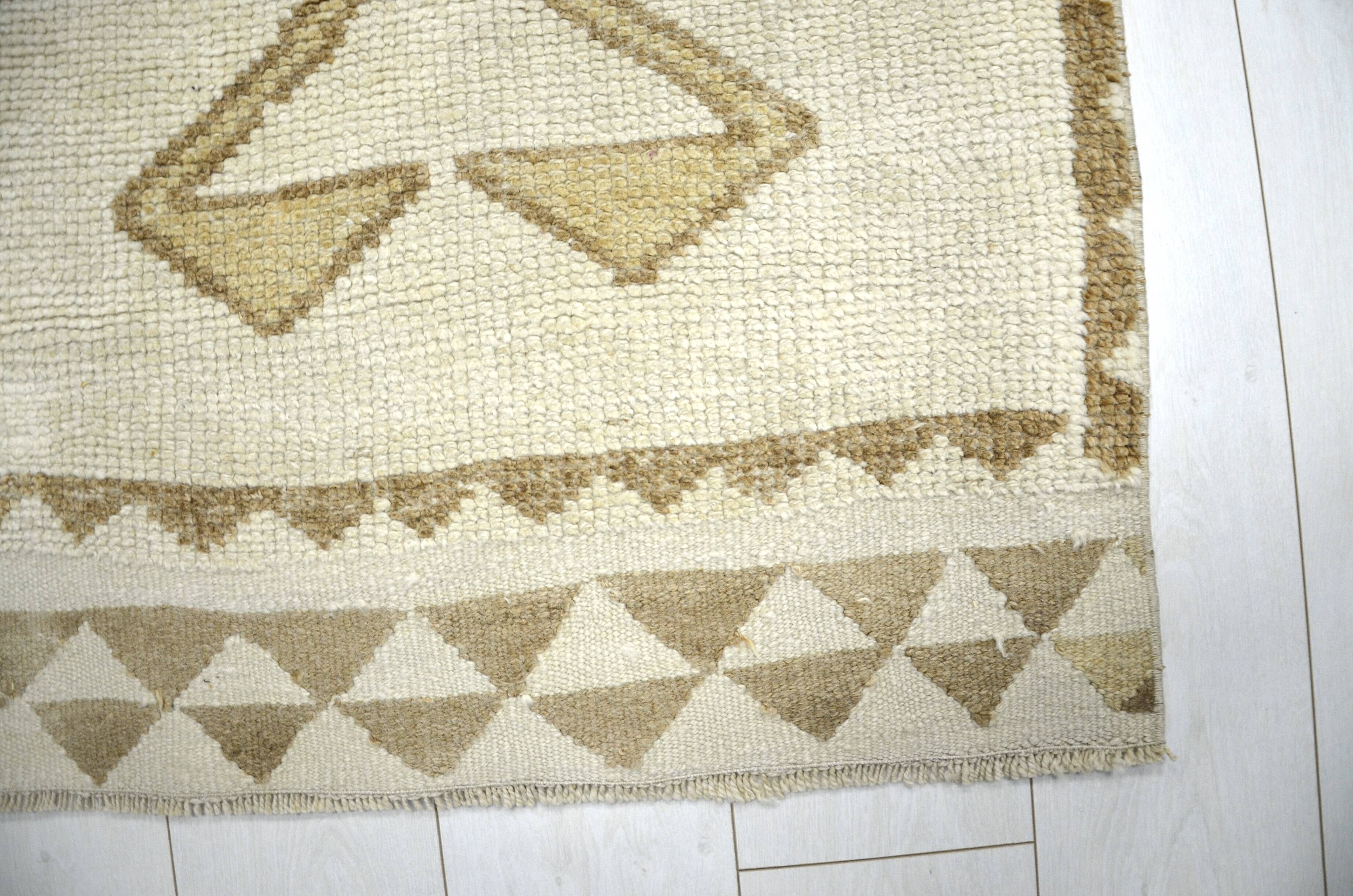 White & Beige Wool Handmade Rug sku 2215