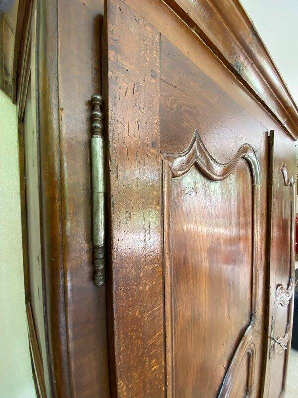 Antique solid wood wardrobe – Compact size (Ideal for small spaces)