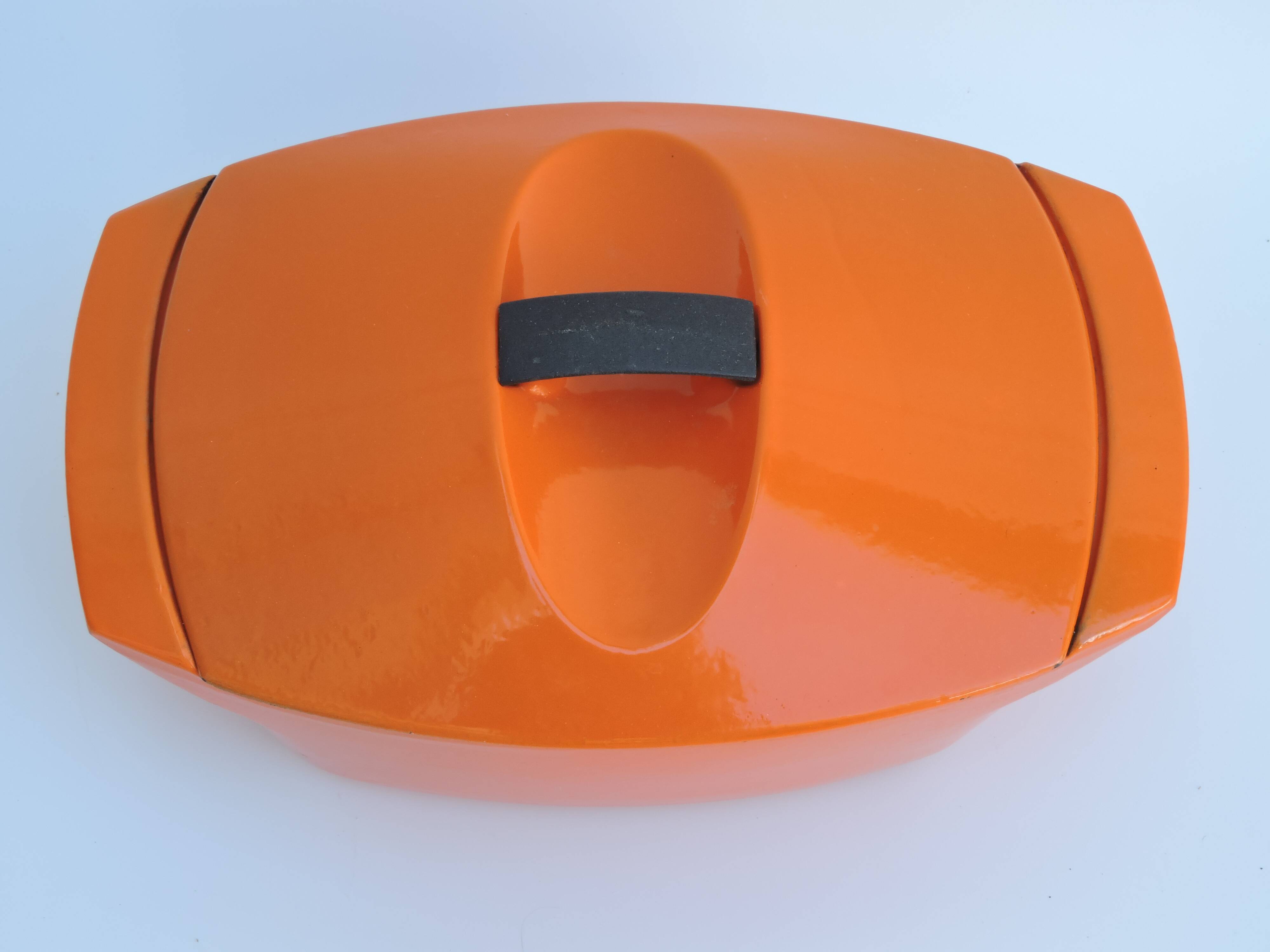 Enamelled cast iron casserole Le Creuset 4L5 designed by Raymond Loewy Vintage