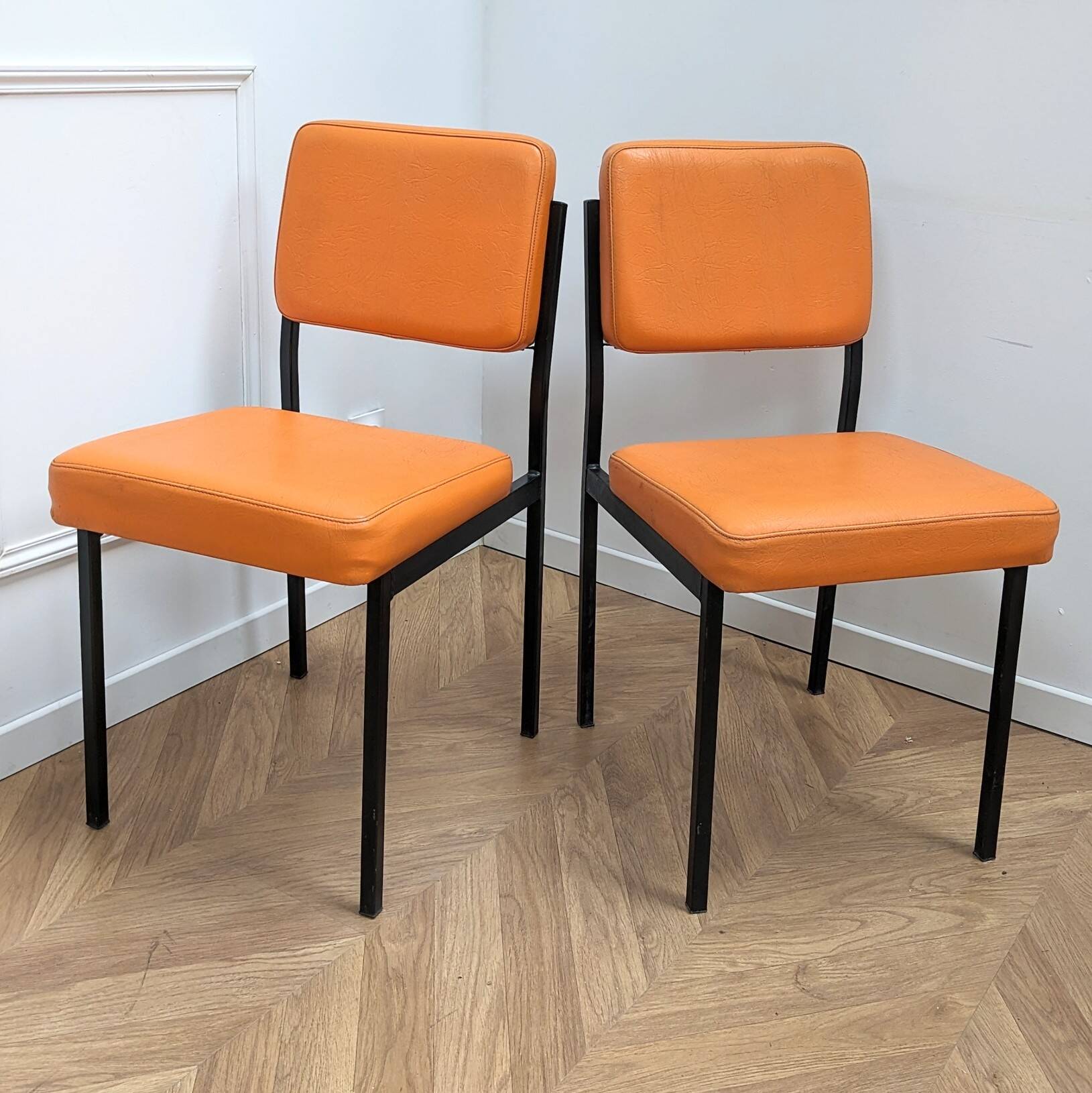 2 vintage leather chairs