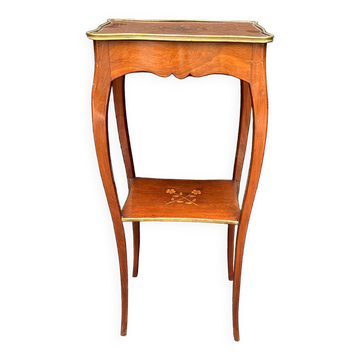 Harness, small old side table.