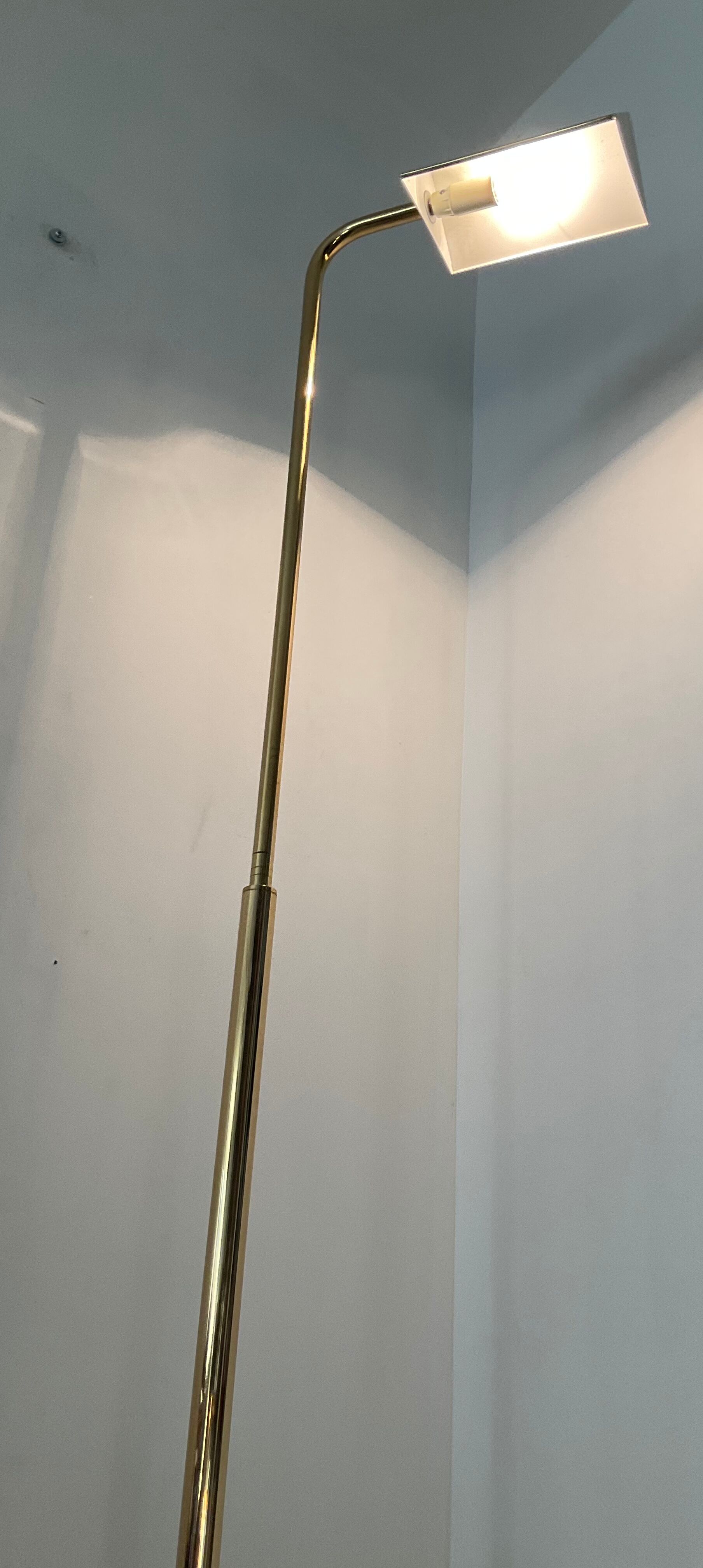 Floor lamp reader of the 70s in brass