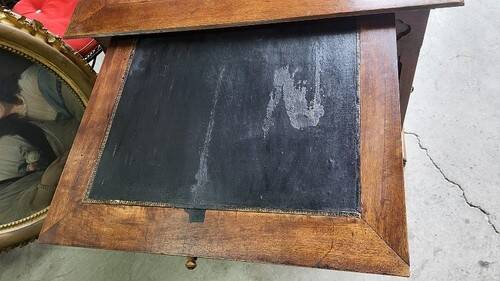 Ancien bureau 9 tiroirs en noyer de style gothique ref je