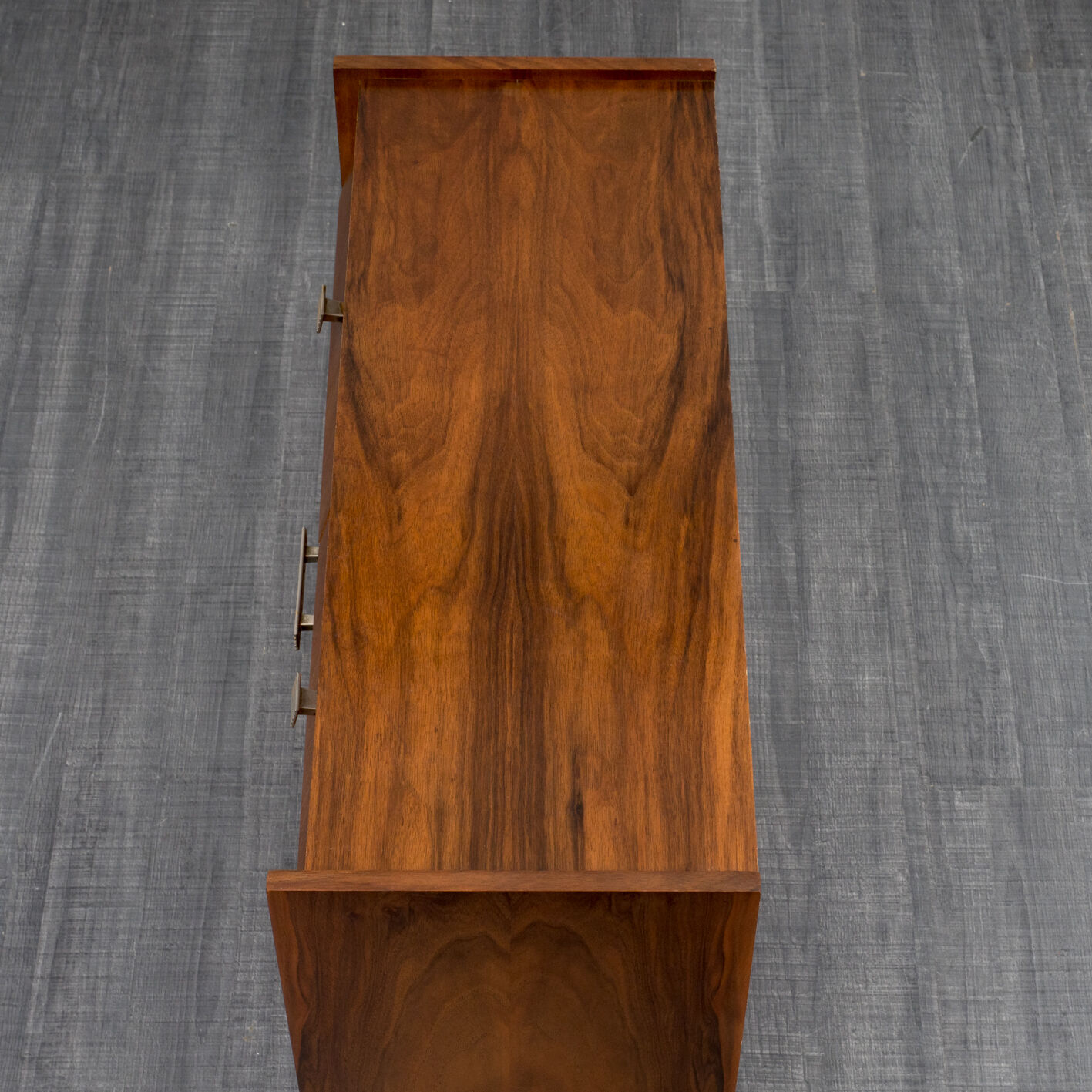 Buffet années 50, bois de noyer