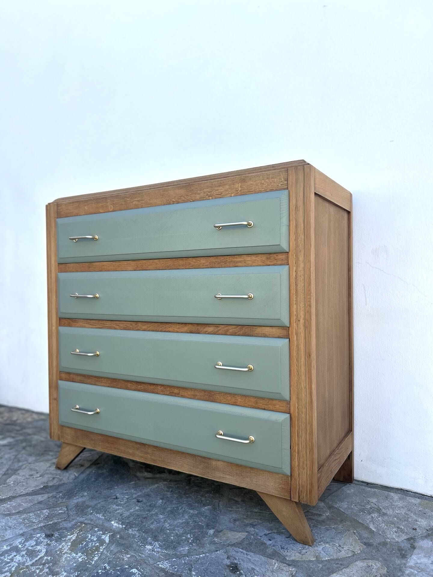 Vintage 1950s chest of drawers