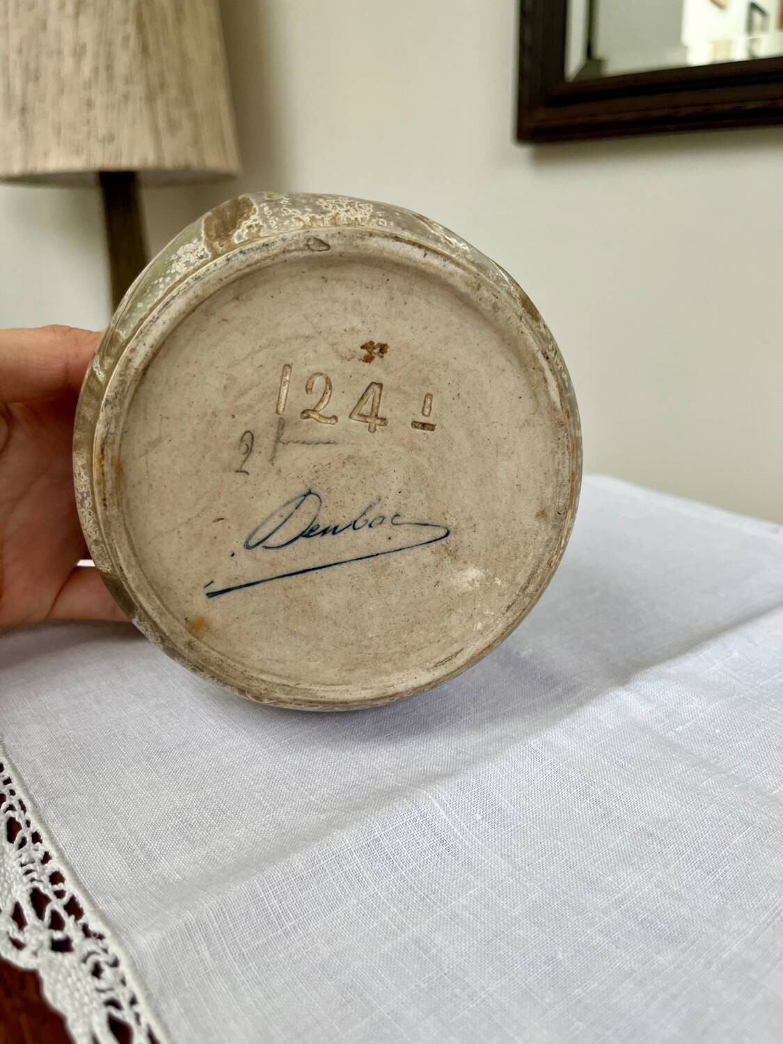 Pichet en grès émaillé signé Denbac