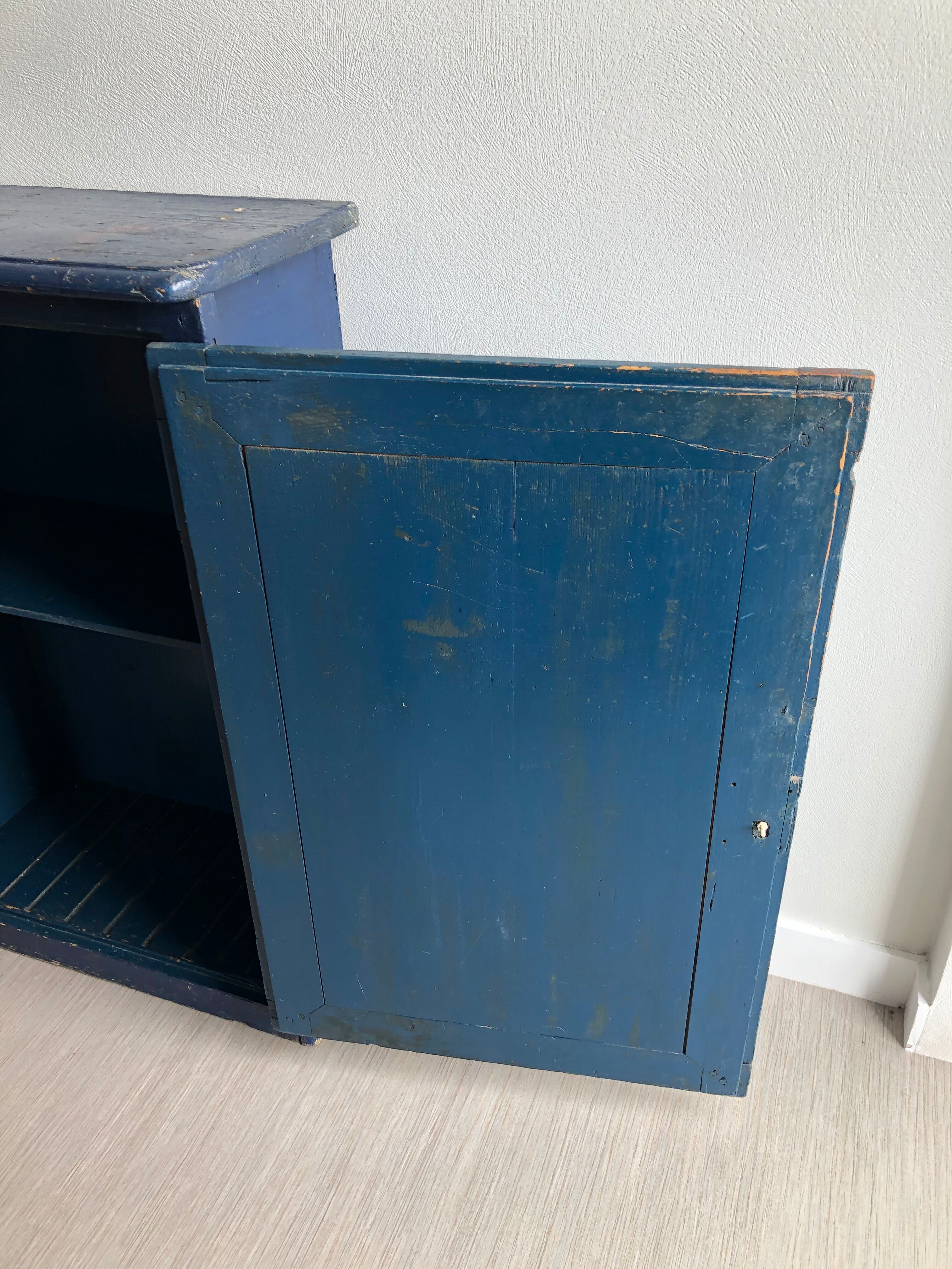 Patinated confectionery buffet