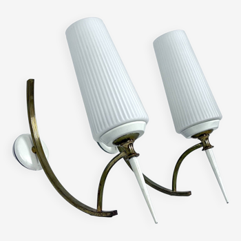 Mid-Century Italian pair of sconces in brass and opaline glass