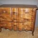 Commode Arbalète en noyer XVIIIe