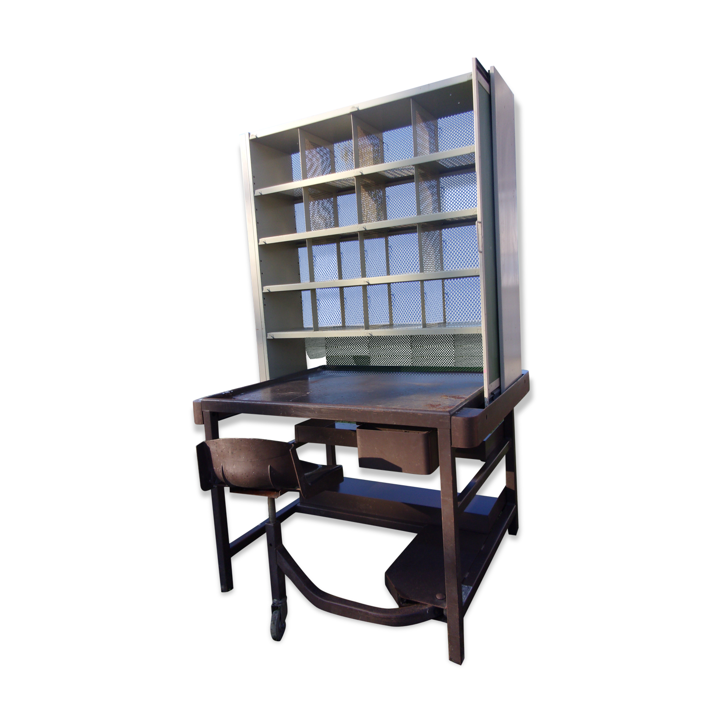 Meuble-casier de tri postal