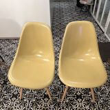 Lot of 2 DSW chairs in yellow fibre with oak dowel, light oak, Eames, Herman Miller.