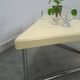 Table en plastique triangulaire de l'ère spatiale avec des pieds en tube chromé.