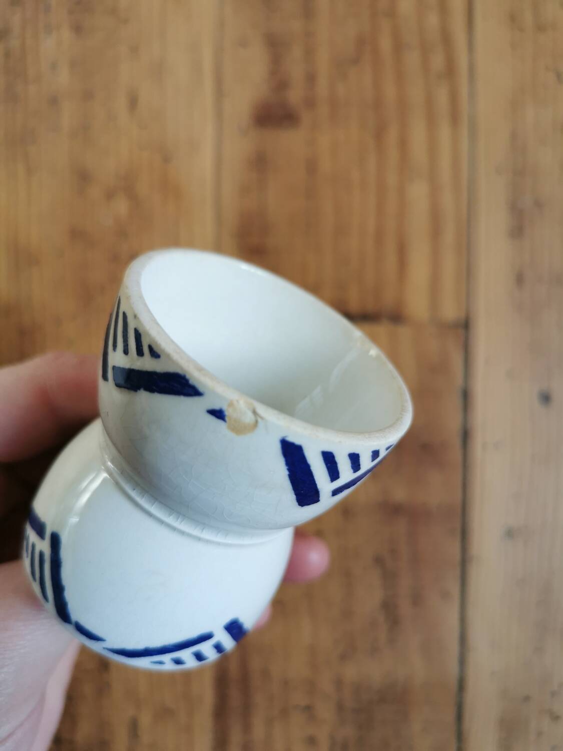 Old diabolo egg cup