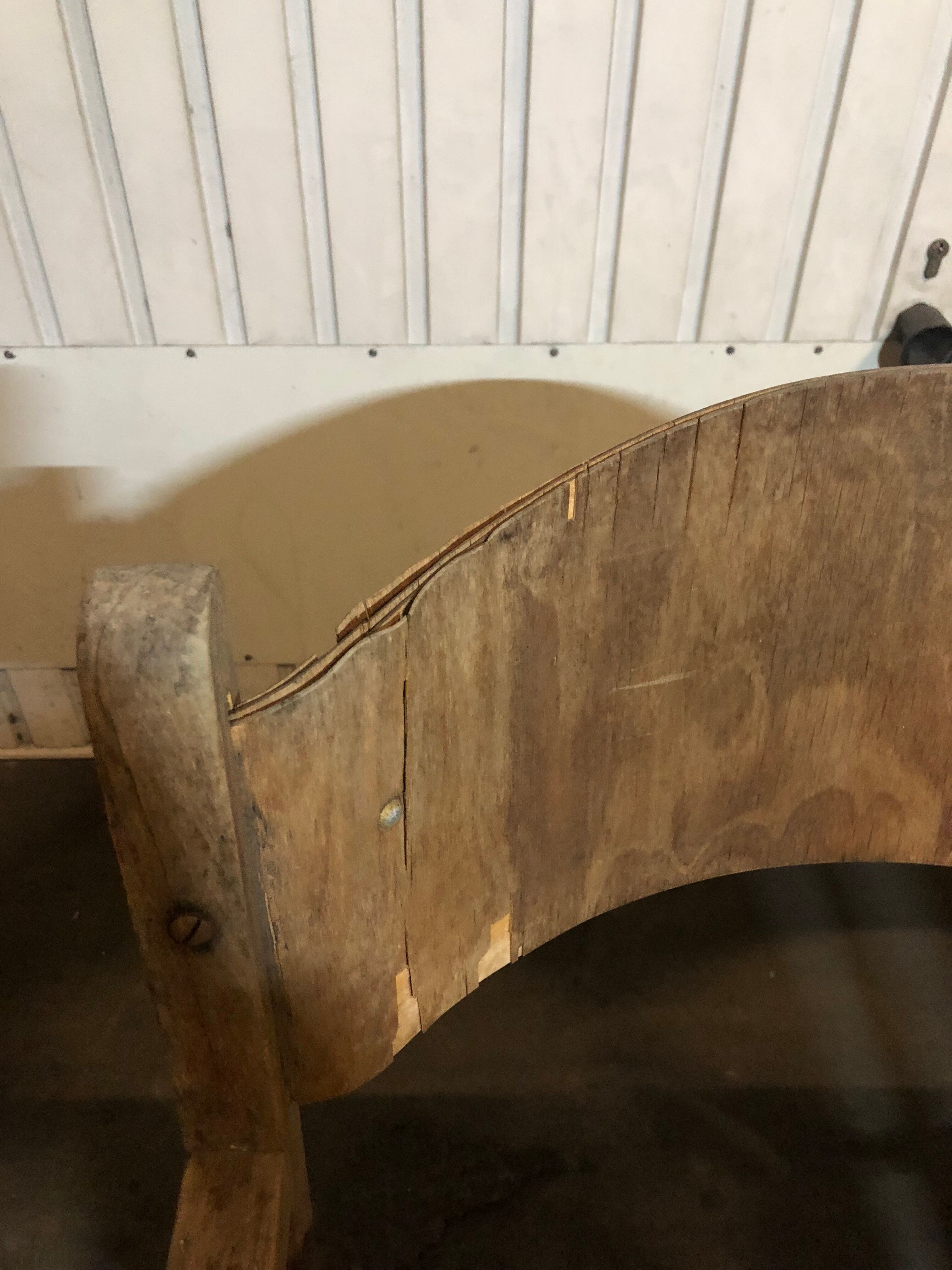 Paire de fauteuils de cinéma en bois