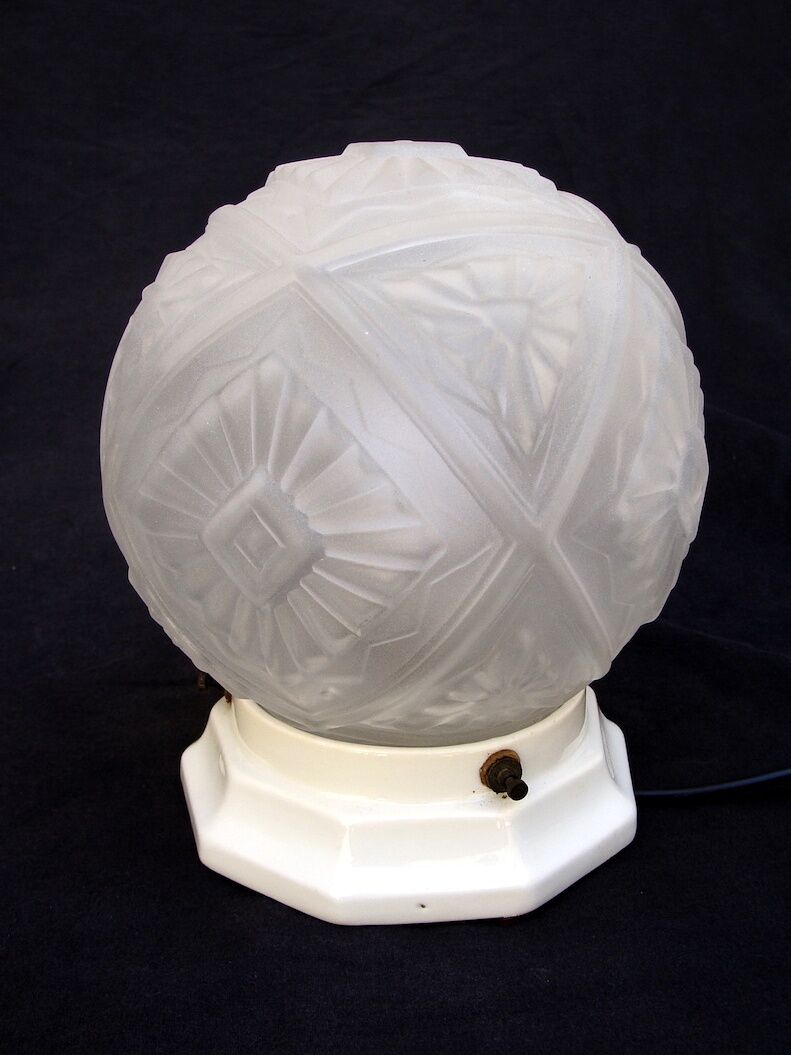 1930 bedside lamp watch