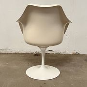 4 Tulip chairs by Eero Saarinen for Knoll