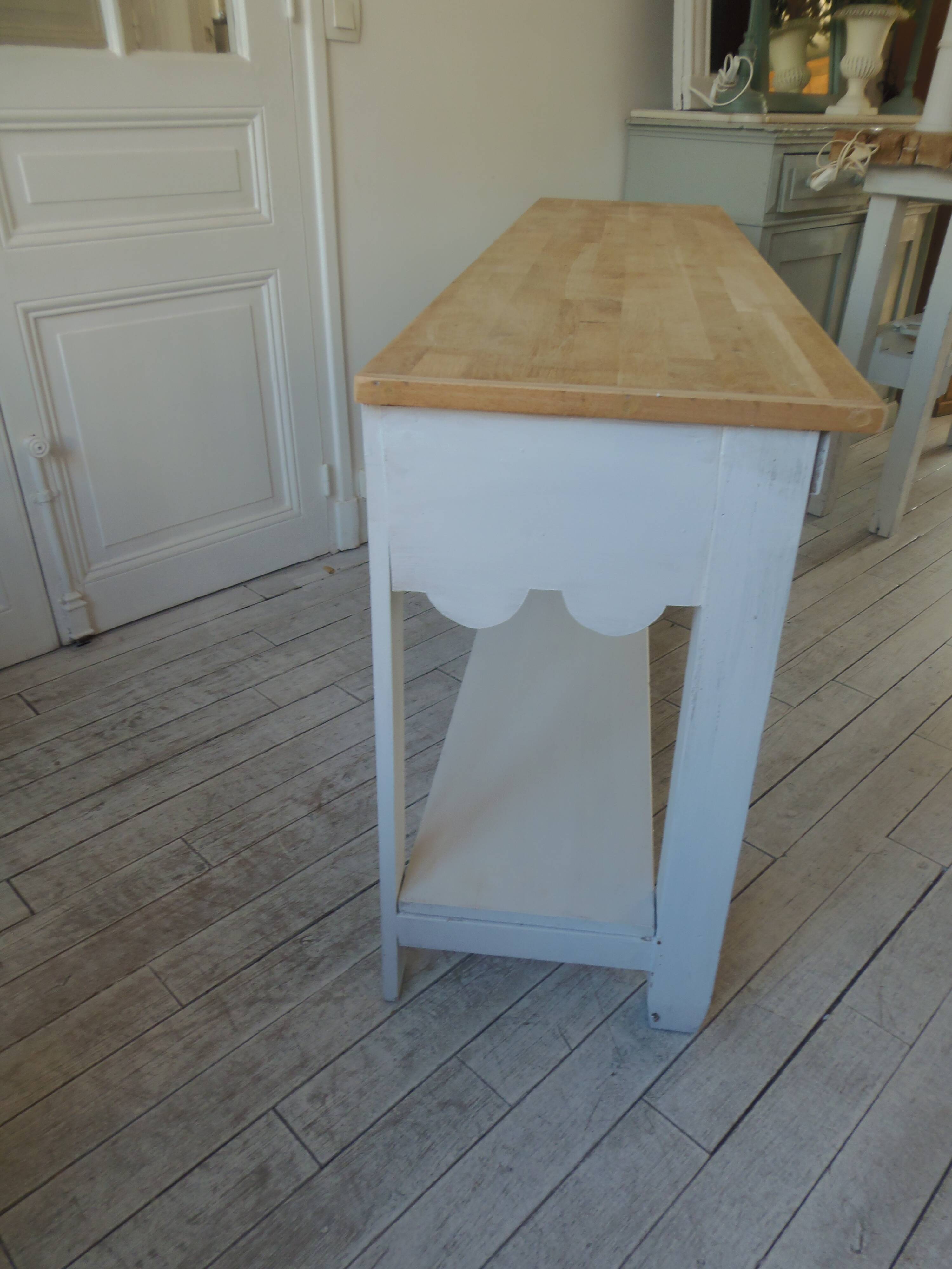 Console au piètement patiné gris perle, plateau chêne.