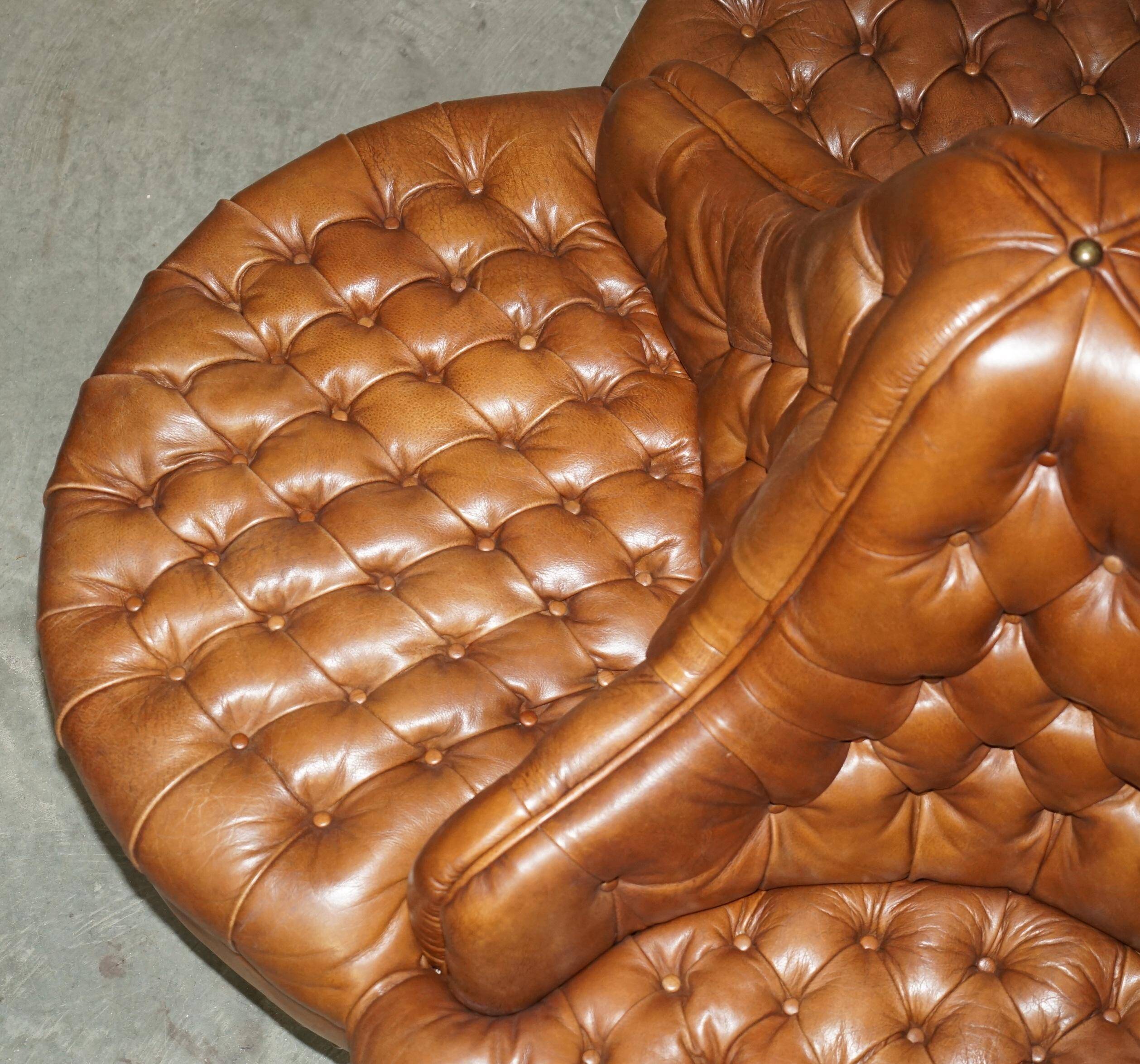 Leather Chesterfield tête-à-tête sofa, 4-seater