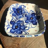 Set of 2 ceramic plates with flower patterns