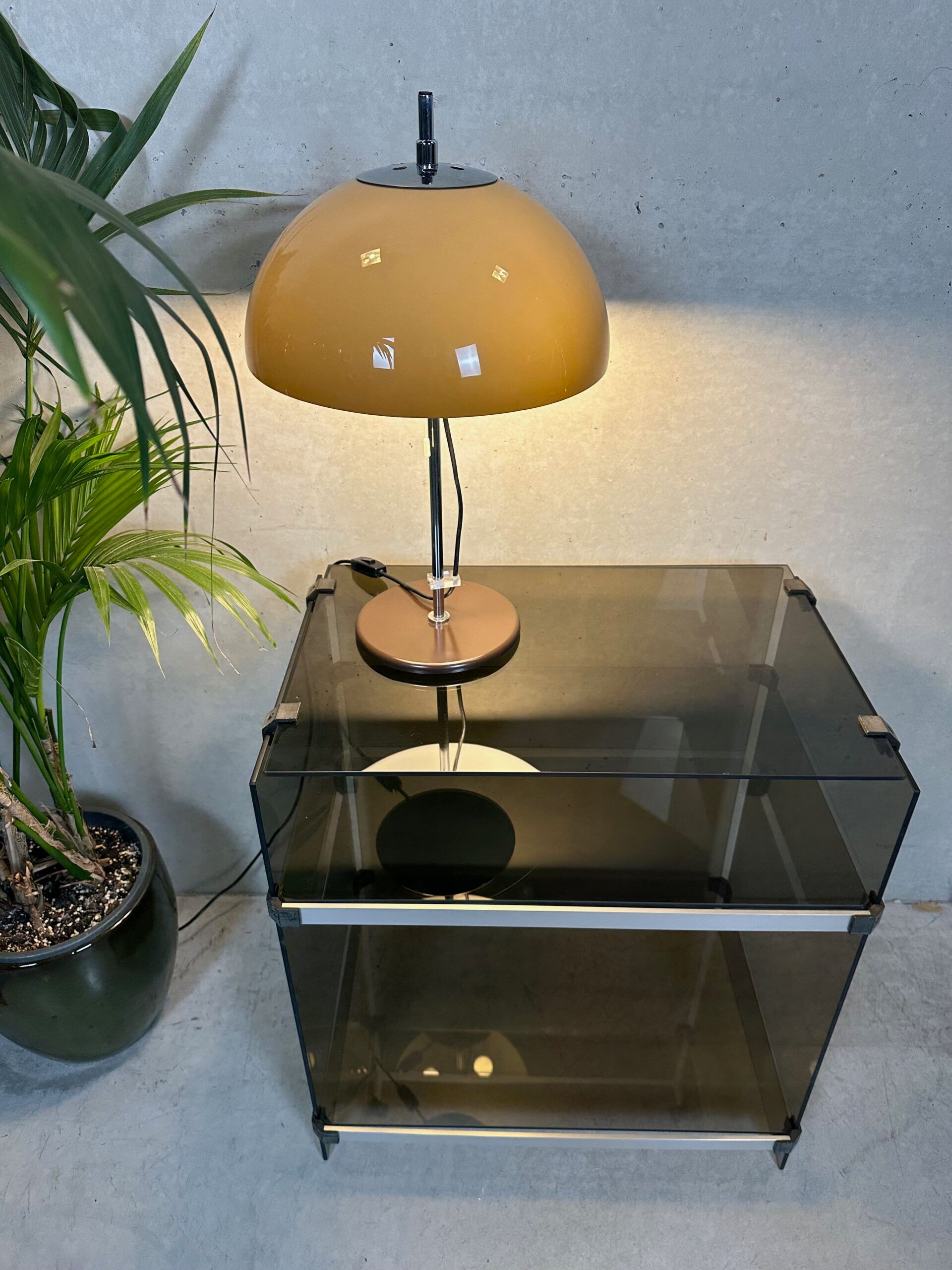 Vintage design hifi cabinet – smoked glass