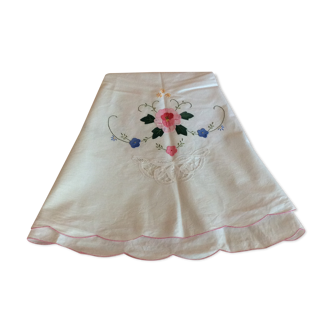 Nappe ancienne broderie et dentelle