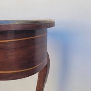 Table bureau de milieu de forme violonnée Napoléon iii 19ème en marqueterie
