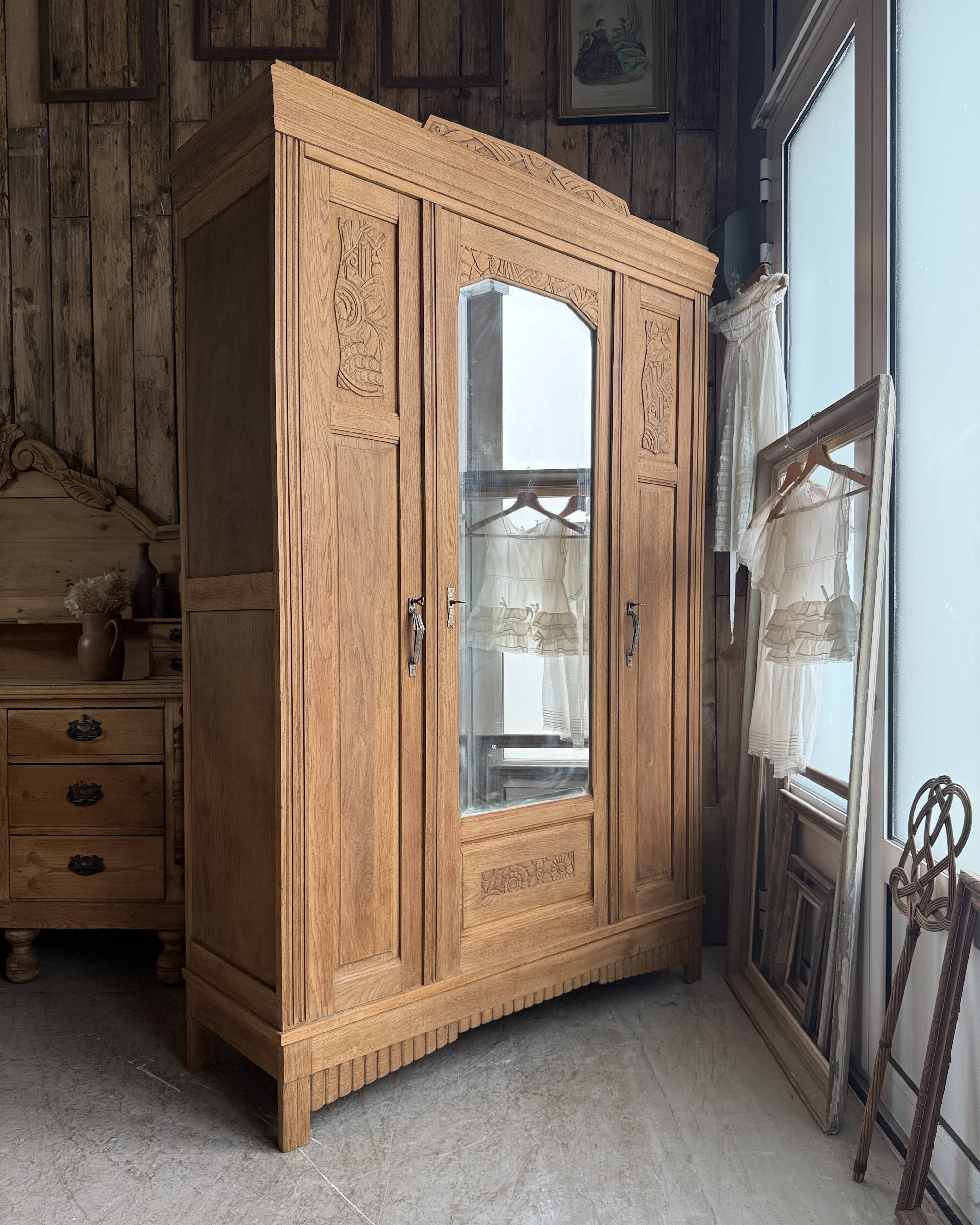 Large Art Deco oak wardrobe (renovated)