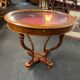Table console avec vitrine de présentation