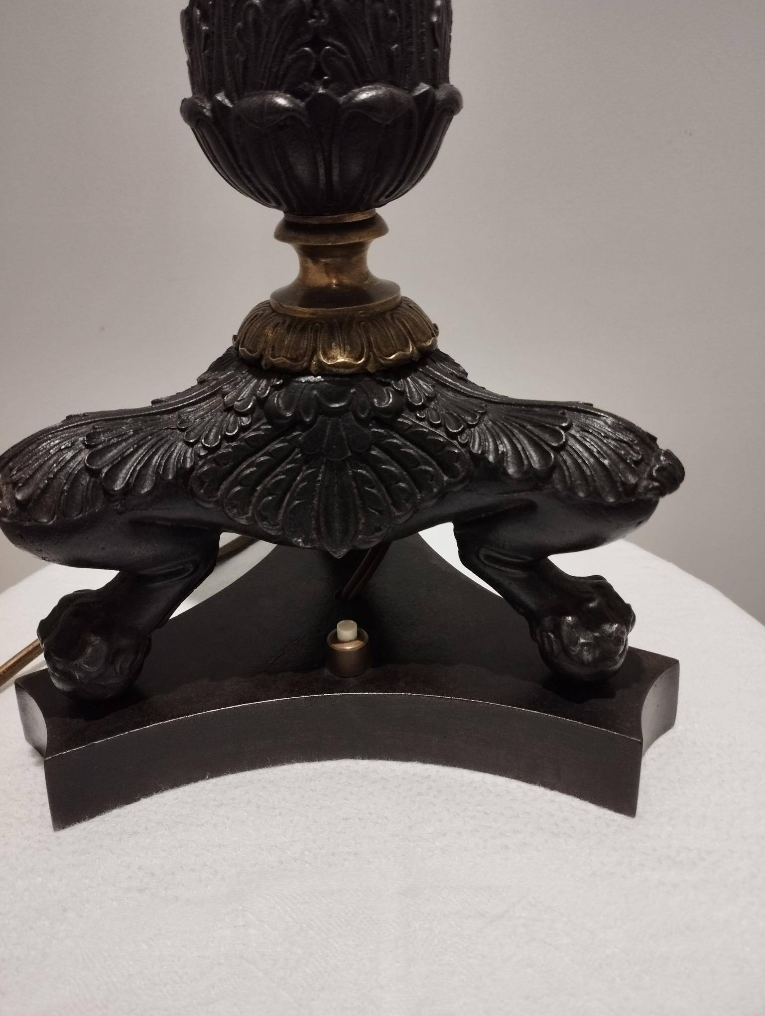 Antique lamp base with lion's paw - Restoration Period - Empire