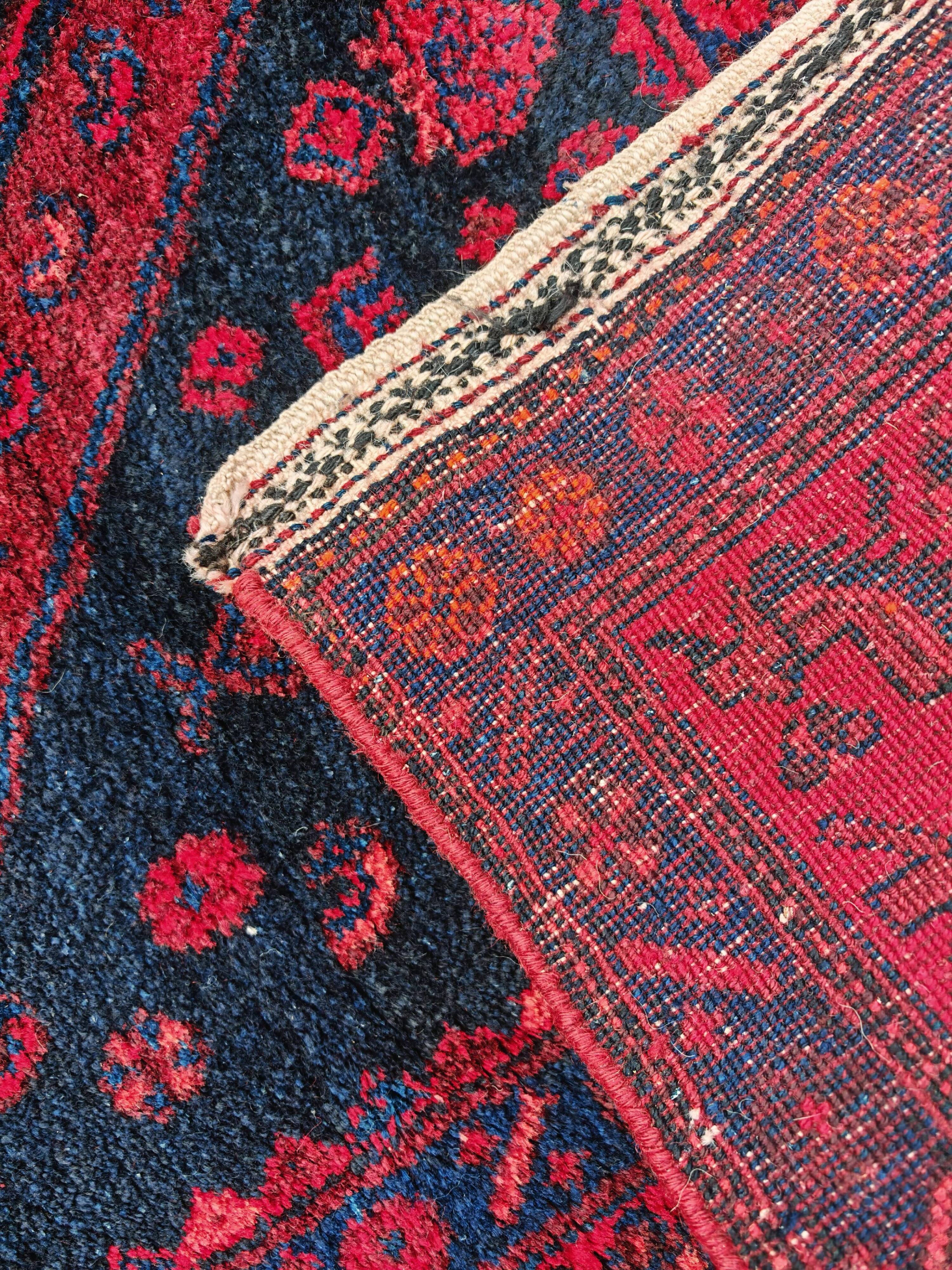 Koliay vintage hand-knotted rug, natural dyes, 1940s.