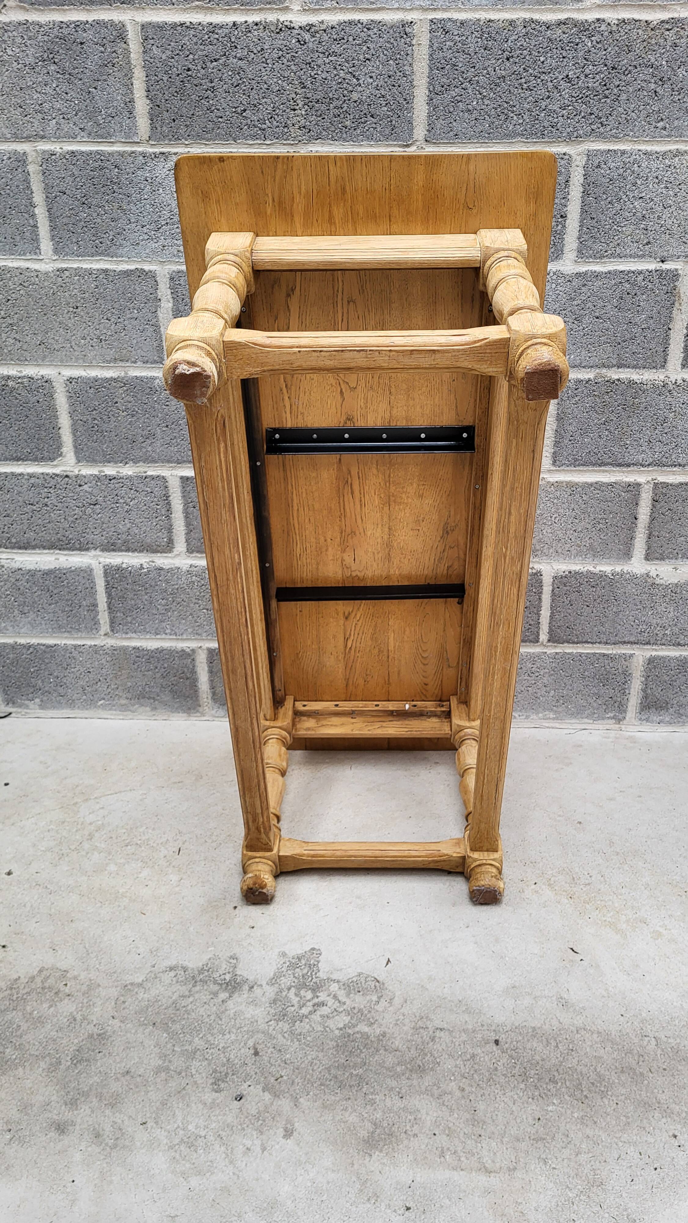 Beautiful solid wood coffee table – Authentic & sturdy