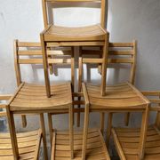 Série de 6 chaises XXème en chêne verni