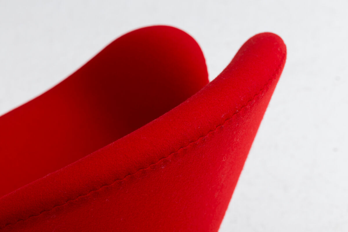 Swan armchair by Arne Jacobsen for Fritz Hansen, Denmark 2002