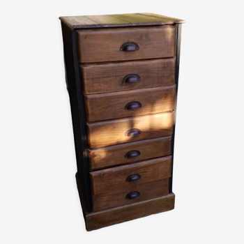 Furniture has 7 drawers