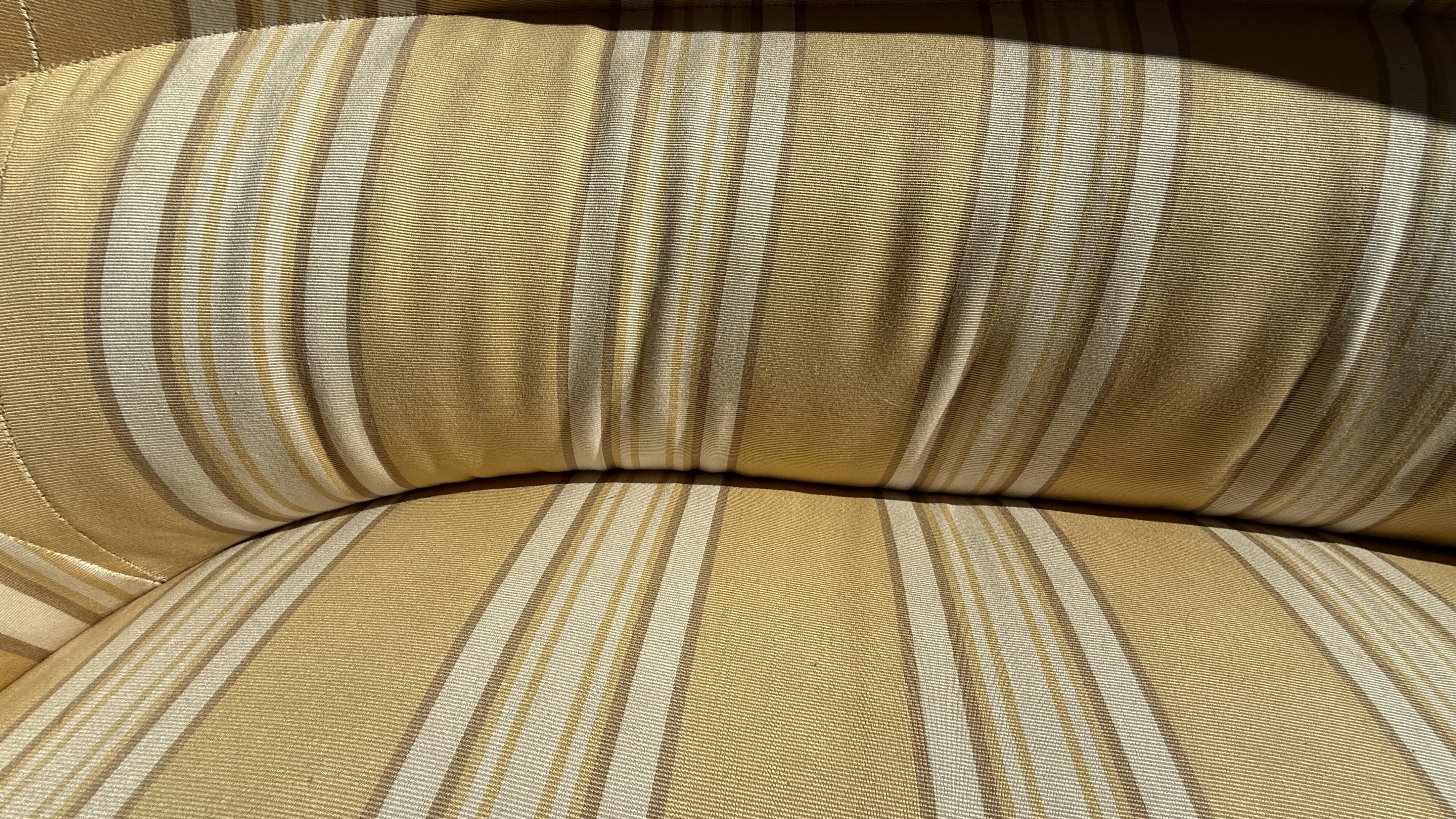 Elegant Louis XV style basket sofa