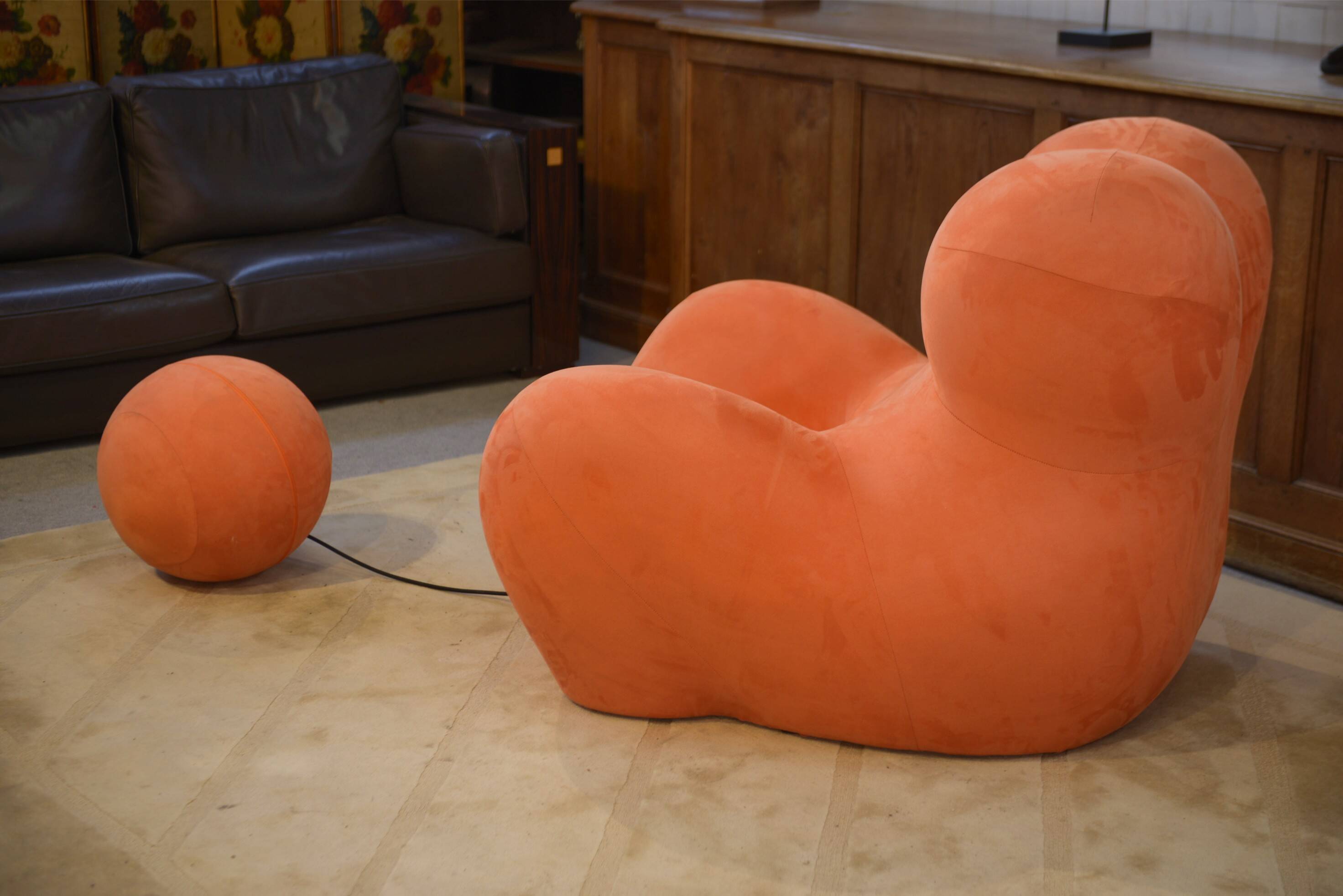 "Mamma" armchair with footrest by Gaetano Pesce